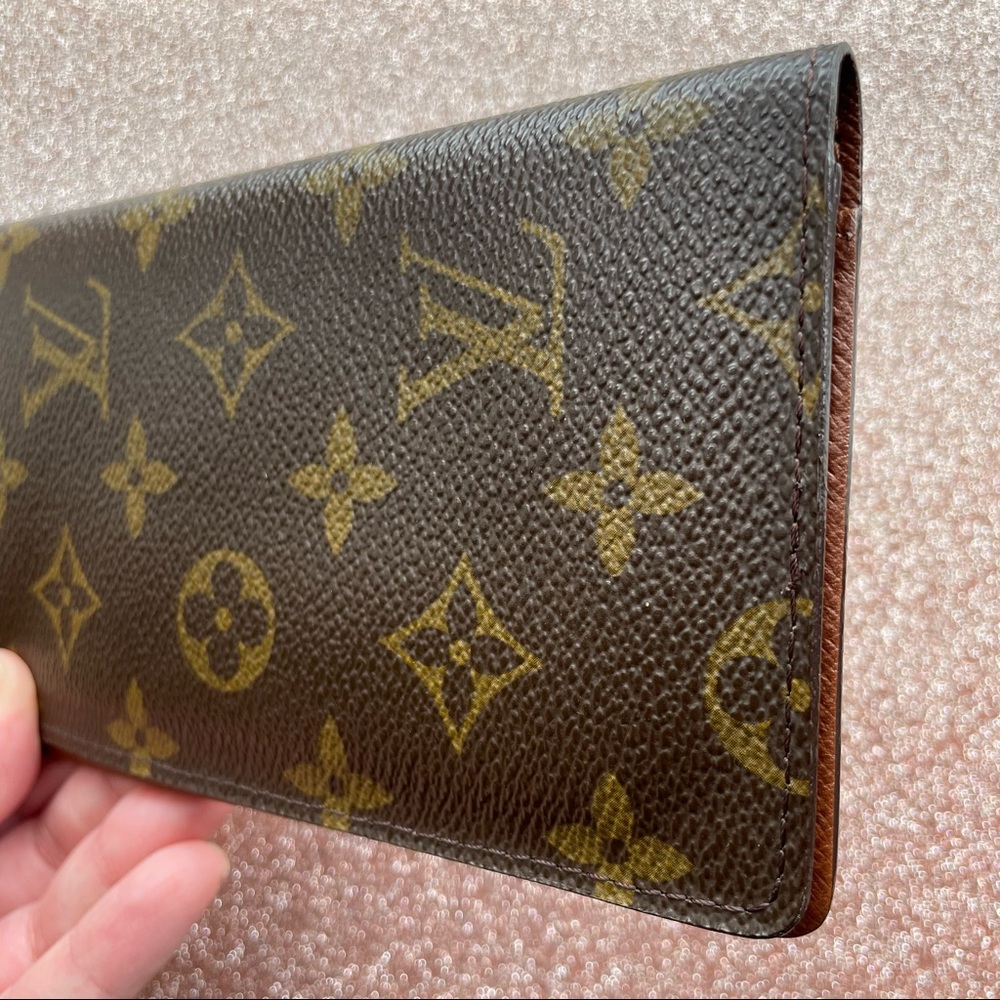Louis Vuitton monogram checkbook wallet - Picture 6 of 16